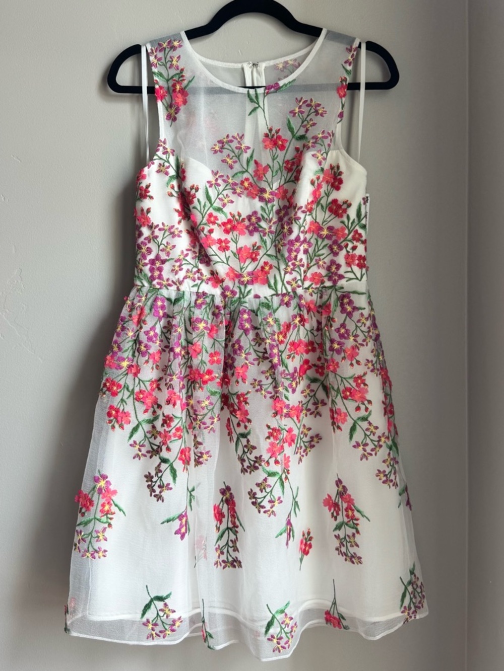 BCBG Max Azria Floral Embroidered Dress Sheer Overlay Garden Party Coquette - Picture 3 of 9